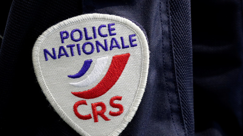 Calais : armés de pierres et de bâtons, une cinquantaine de migrants s'en prennent à des CRS