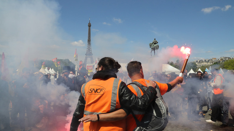 «La fête à Macron» : une manif «pot-au-feu» à l'adresse du président et des milieux économiques