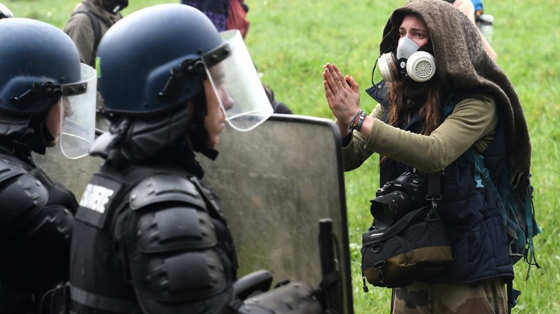 Notre-Dame-des-Landes : lancement d'une nouvelle opération d'expulsion sur la ZAD (IMAGES)
