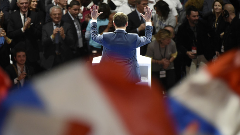 La Commission de contrôle a-t-elle fermé les yeux sur les réductions accordées à Emmanuel Macron ?