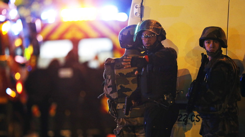Qui sont ces «cols blancs» qui ont ordonné aux soldats de ne pas intervenir au Bataclan ? Interview