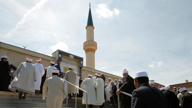 Menace de fermeture de mosquées et d'expulsions d'imams en Autriche : la Turquie est scandalisée . 5b1adab709fac2aa518b4567