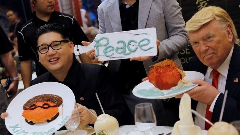 Le vrai faux sommet entre Donald Trump et Kim Jong-un à Singapour (PHOTOS)