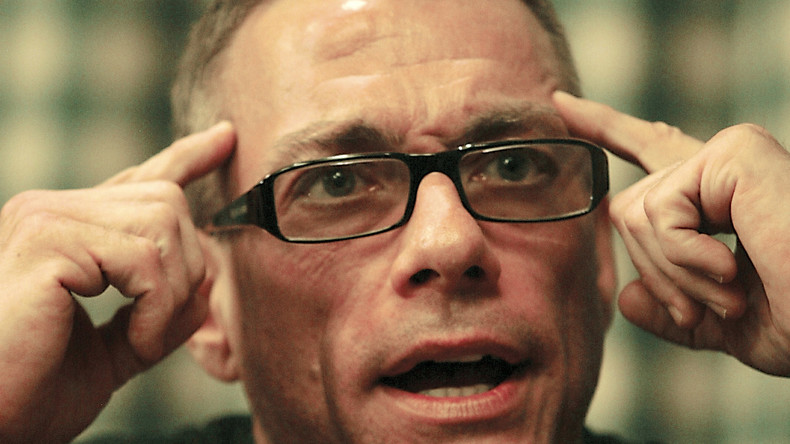 Outrée par une réflexion de Jean-Claude Van Damme, Schiappa dénonce du «mansplaining» (VIDEO)