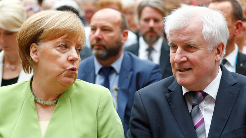 Allemagne : opposé à la politique migratoire de Merkel, Seehofer menace de démissionner