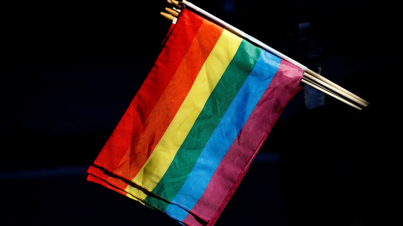 Algérie : un drapeau LGBT hissé dans l'ambassade britannique agite les internautes