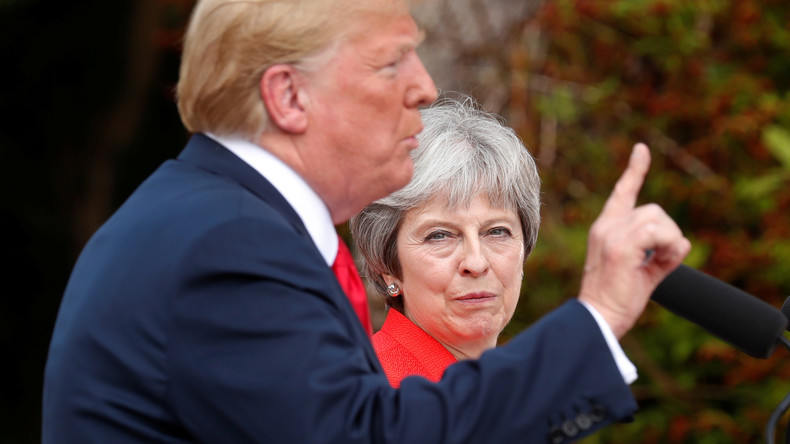 Selon Theresa May, Donald Trump lui aurait conseillé de «poursuivre l'UE en justice»