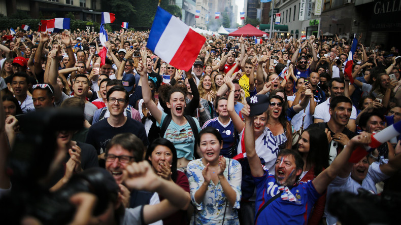 EN CONTINU : Scènes de liesse émaillées de violences après la victoire des Bleus