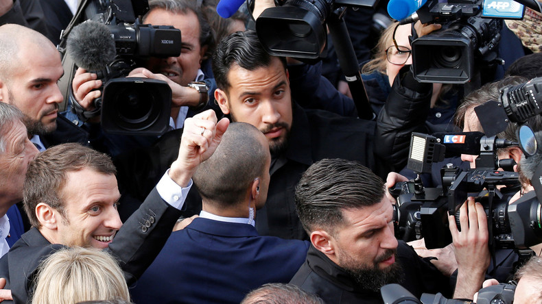 Ce qu'il faut savoir sur le badge H qu'avait Alexandre Benalla en sa possession (VIDEO)