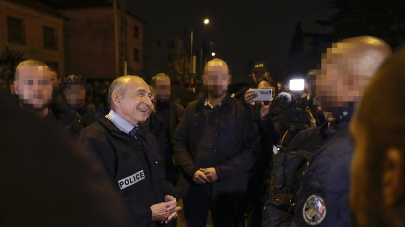 Un collaborateur de Gérard Collomb épinglé pour avoir porté un brassard Police en 2017