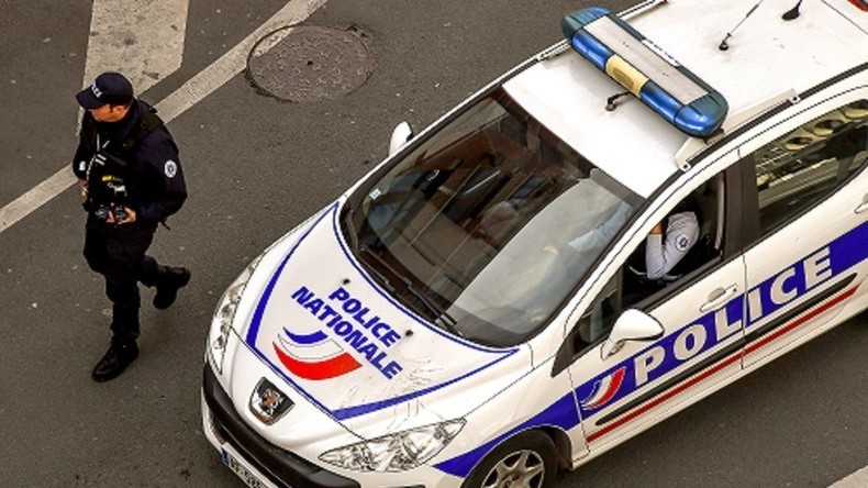 Course-poursuite mortelle à Paris : rassemblements en soutien au policier mis en examen (IMAGES)