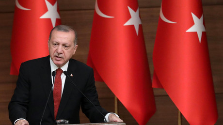 «Ils ont des dollars, nous avons Allah !» : la livre turque en chute libre, Erdogan maintient le cap