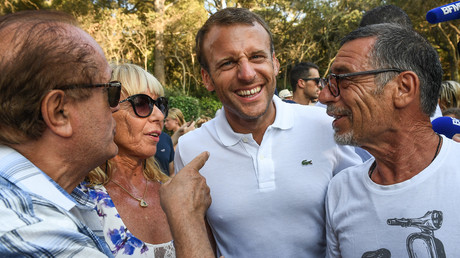 Un journaliste d'Europe 1 aide l'Elysée à monter une opération de com'... et s'en félicite