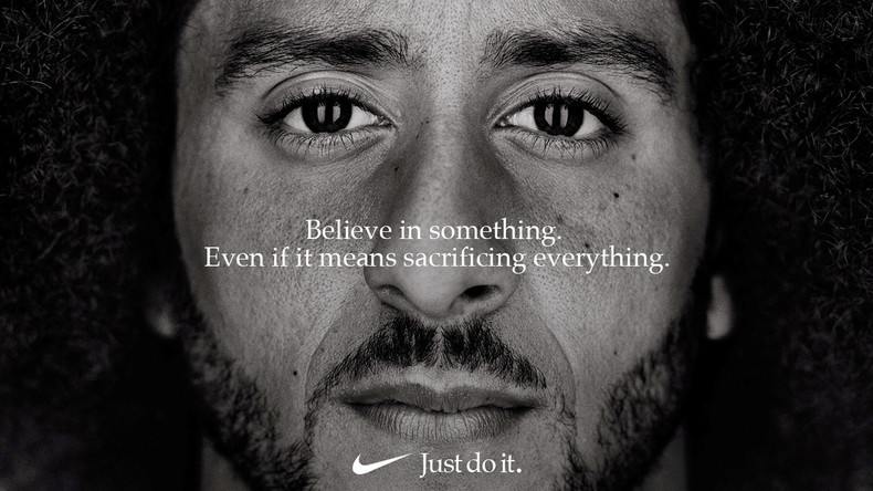 Nike choisit une égérie qui a boycotté l'hymne américain, les conservateurs brûlent leurs baskets