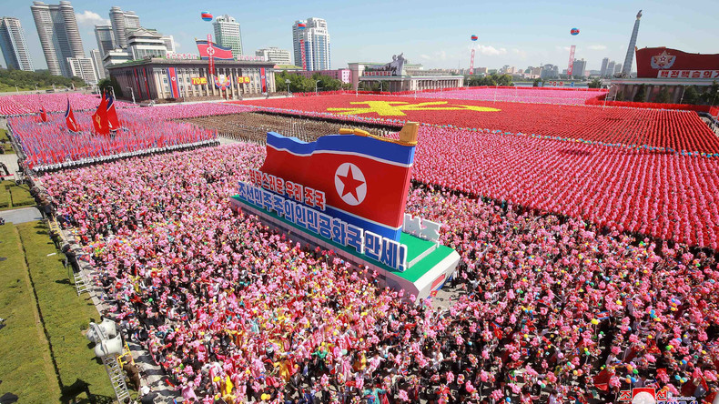 RT France en immersion au défilé militaire nord-coréen à Pyongyang (EXCLUSIF)