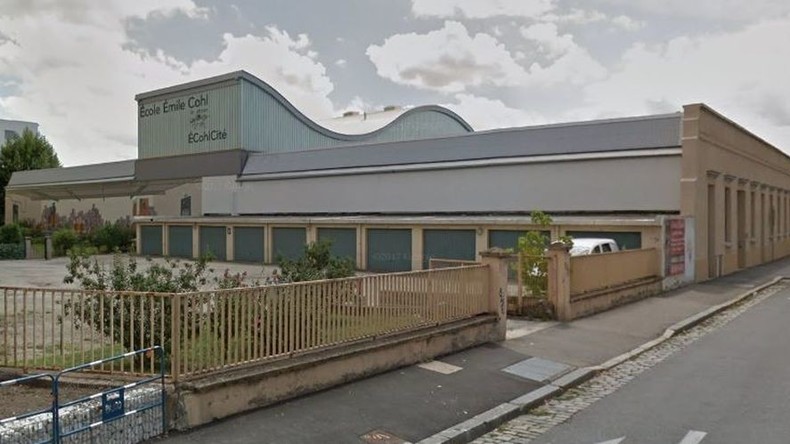 «Blackwashing» : des étudiants noirs ajoutés sur la photo d'une école pour faire sa promotion