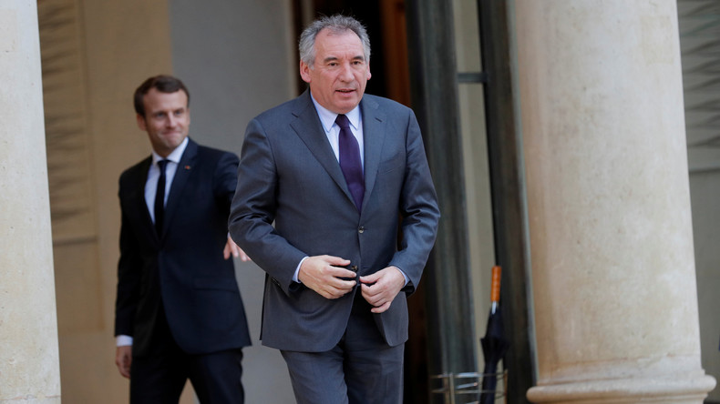 Perchoir : le MoDem de Bayrou se rebiffe et nomme un candidat concurrent à Ferrand