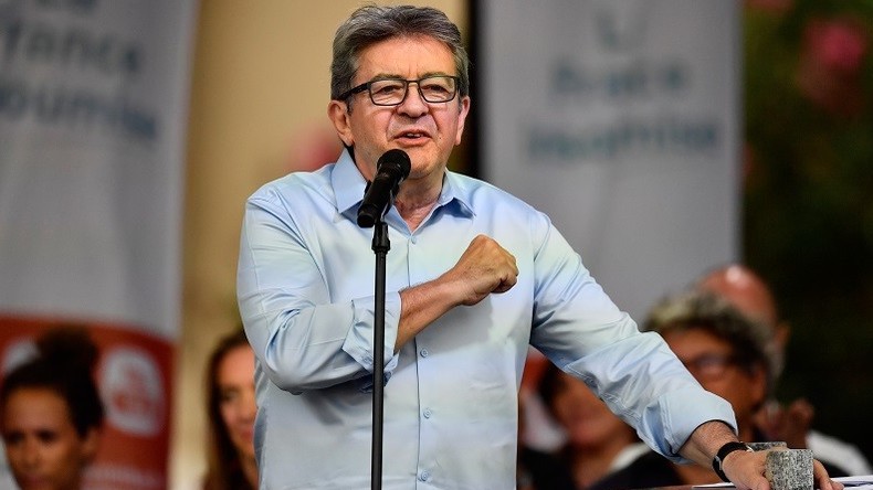 Flirter avec le PS tout en courtisant les patriotes : les contradictions de Jean-Luc Mélenchon