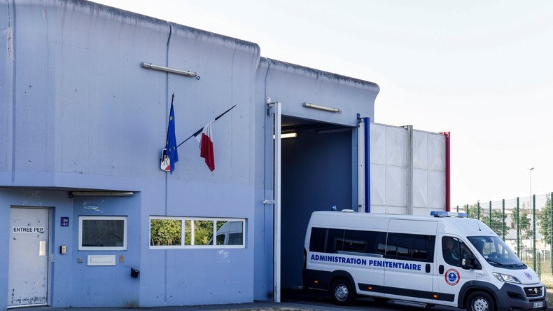 Combien de détenus musulmans en France ? Nicolas Bay reçoit une réponse du garde des Sceaux