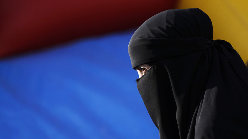 Interdire la burqa ? Un canton suisse vote massivement pour