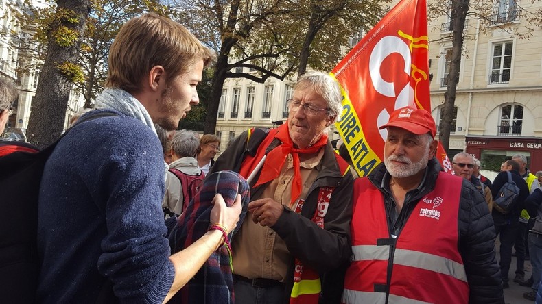 «Il y en a assez de servir de bouc émissaire» : Les retraités mobilisés devant l'Assemblée nationale
