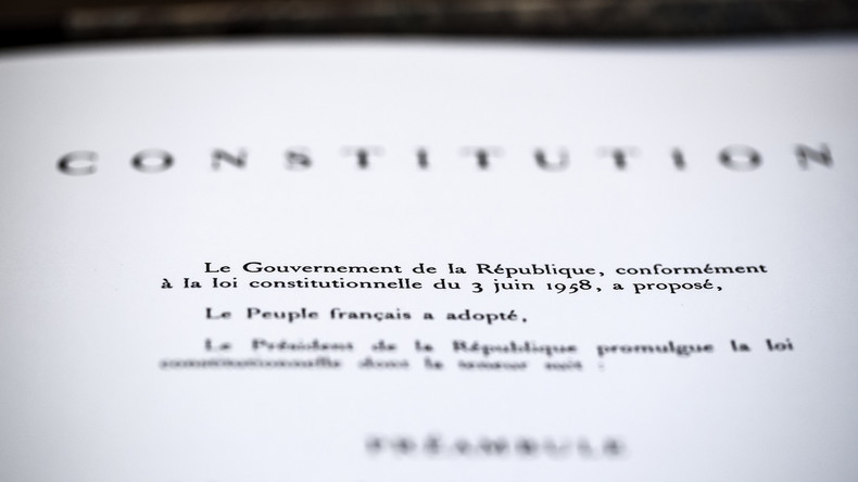 La réforme constitutionnelle reviendra devant l'Assemblée début janvier, annonce Emmanuel Macron