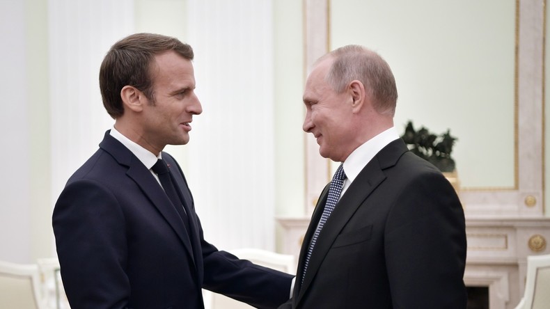 11 novembre : Vladimir Poutine confirme sa venue à Paris