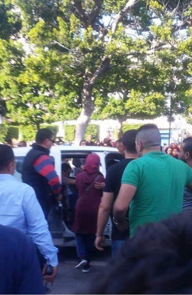 Tunis : une femme s'est fait exploser près de voitures de police, 20 blessés