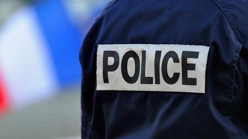 Six individus interpellés pour un projet d'action violente contre Emmanuel Macron
