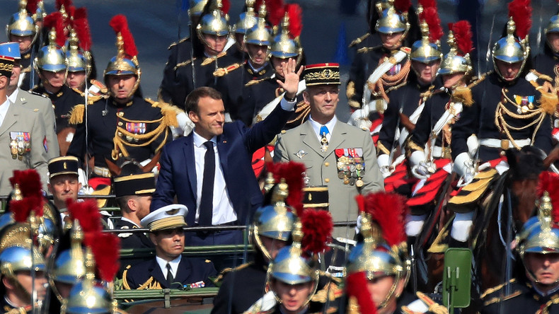 La «vraie armée européenne» de Macron, de la poudre de perlimpinpin . 5be2c9b6488c7bdb238b4567