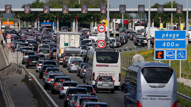 Hausse exceptionnelle des péages : les automobilistes à nouveau ponctionnés . 5be88a6f488c7bb0408b4567