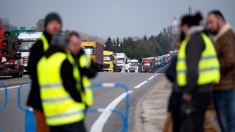 Je Lence Le Bon Dieu Altercation Entre Des Gilets