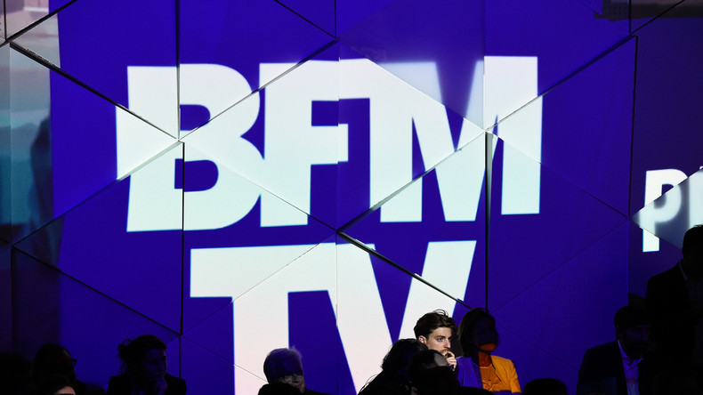 «BFM menteurs !» : une cinquantaine de «gilets jaunes» protestent devant la rédaction de BFM TV
