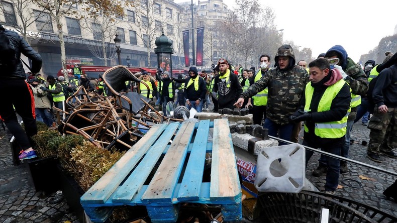 Gilets jaunes : les appels aux agents de sécurité privés explosent pour faire face aux débordements