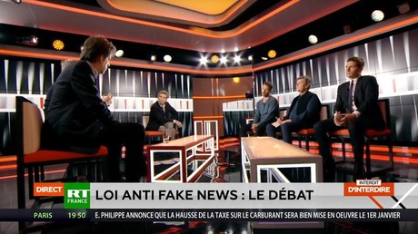 Le plateau d'Interdit d'interdire.