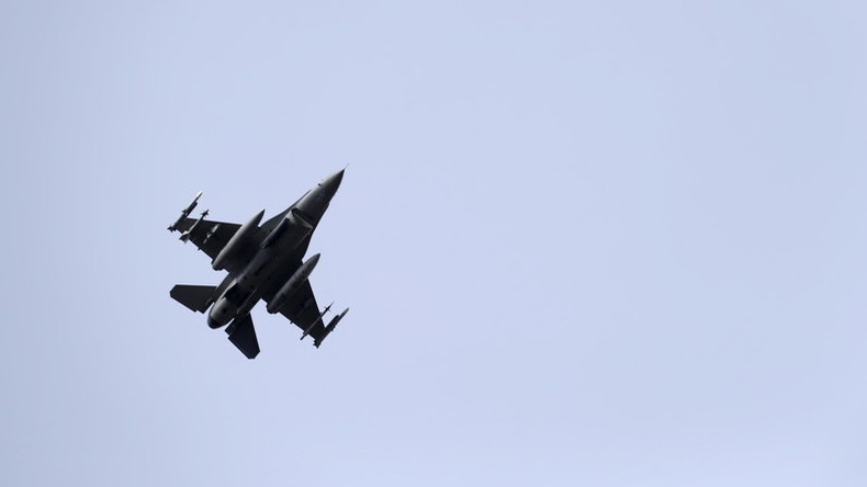 Tirs de «précision» ? Les USA visent un chef de Daesh, Damas affirme que son armée a été frappée