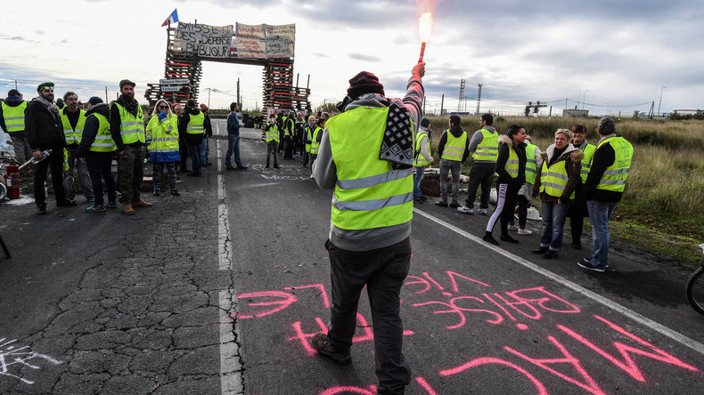 Ambulanciers Agriculteurs étudiants Et Lycéens Se Greffent