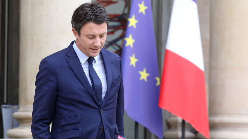 Mauvaise pioche : Benjamin Griveaux accuse à tort un Gilet jaune de racisme (VIDEO)