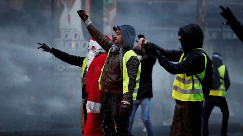 Police Contre Gilets Jaunes Quelques Heurts à Paris Lors