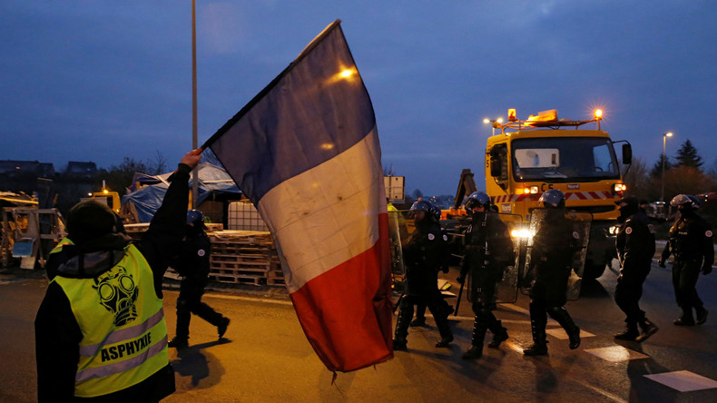 Après Lacte 5 Les Gilets Jaunes Multiplient Les Actions