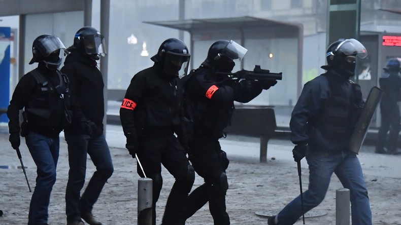 Gilets jaunes : Amnesty International dénonce l'«usage excessif de la force» par la police