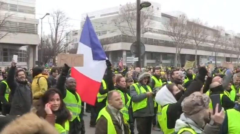 Journalistes Collabos Heurts Entre Gilets Jaunes Et