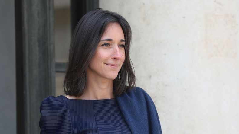 Usurpation d'identité : après avoir vu sa photo sur Tinder, une secrétaire d'Etat va porter plainte