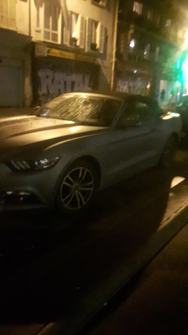 Drôle d'idée : un mot «I love Macron» laissé dans une Mustang en plein acte 4 des Gilets jaunes