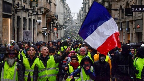 Des Gilets jaunes mobilisés à Bordeaux le 15 décembre 2018, pour l'acte 5 de la mobilisation.
