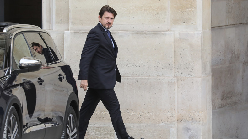 Démission dans l'entourage de Macron : le responsable communication de l'Elysée s'en va