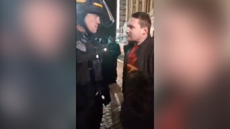 Arrestation d'Eric Drouet : empêché de filmer, la colère de Rémy Buisine face à un policier (VIDEO)