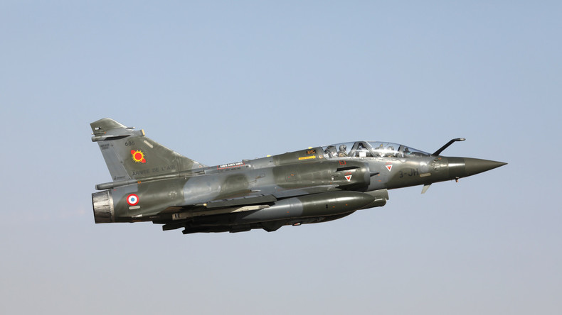 Mirage 2000 disparu : des débris retrouvés dans le Jura, les recherches toujours en cours
