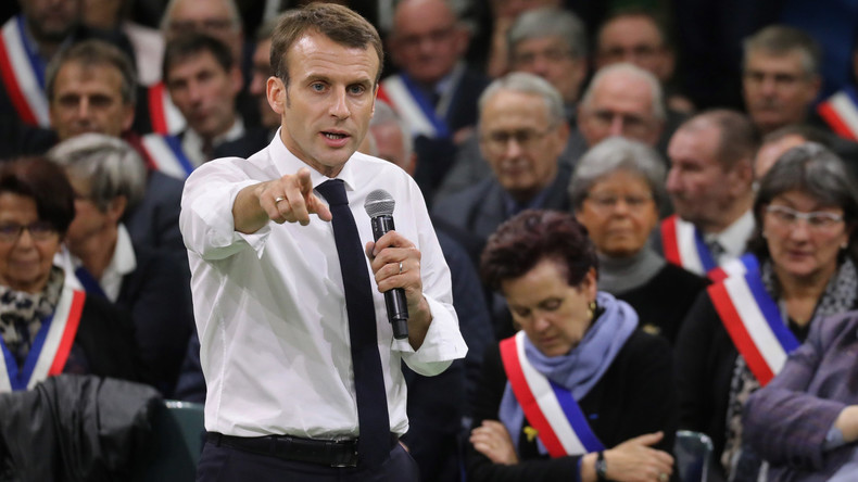 Brexit : pour Macron, le référendum était «manipulé de l'extérieur»