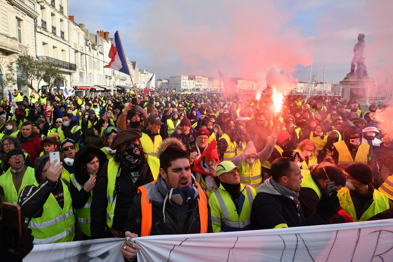 Gilets Jaunes à Quel Point Les Chiffres De Lintérieur